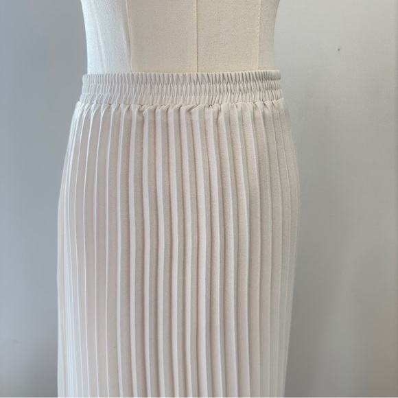 A New Day Elegant White Pleated Women's Midi Skirt XS - Picture 2 of 6